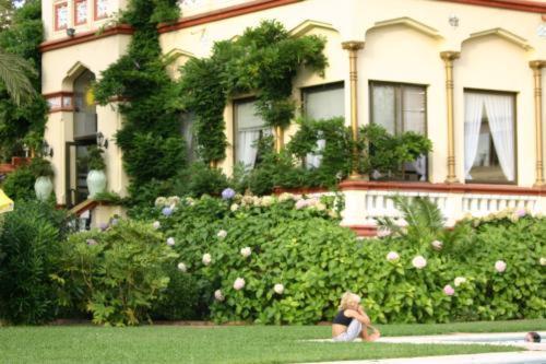 Hotel Hostal Del Sol Сан-Фелиу-де-Гишольс Экстерьер фото