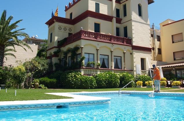 Hotel Hostal Del Sol Сан-Фелиу-де-Гишольс Экстерьер фото