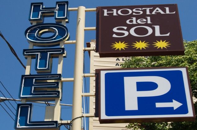 Hotel Hostal Del Sol Сан-Фелиу-де-Гишольс Экстерьер фото